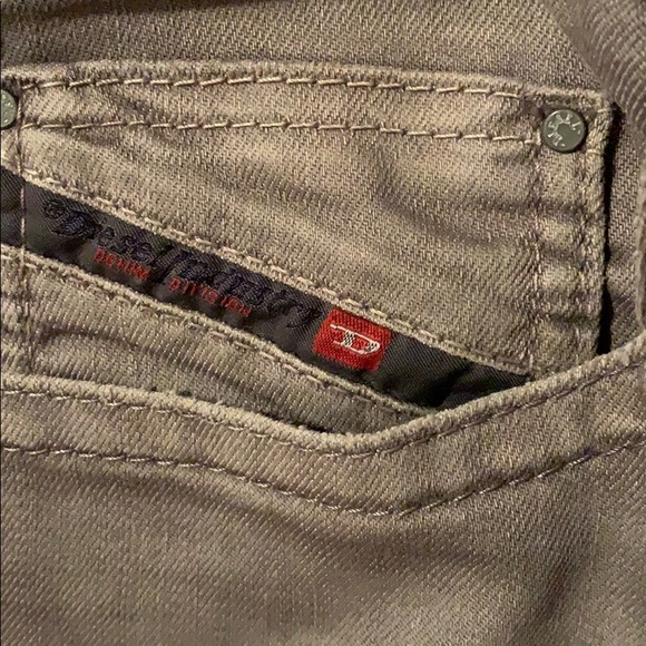 Slightly Distressed Grey Diesel Jeans - Picture 4 of 4